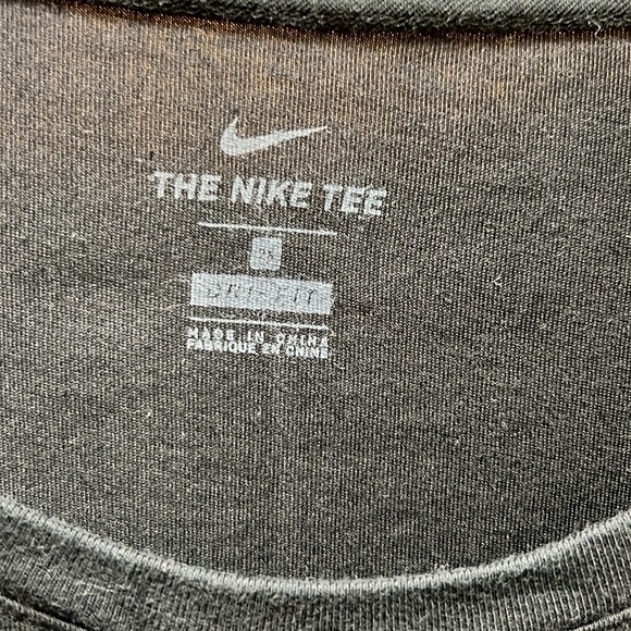 Nike tee - Picture 3 of 5